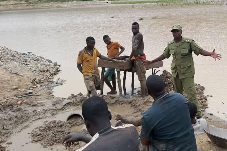 Zingatieni usalama wenu wakati wa uchimbaji dhahabu