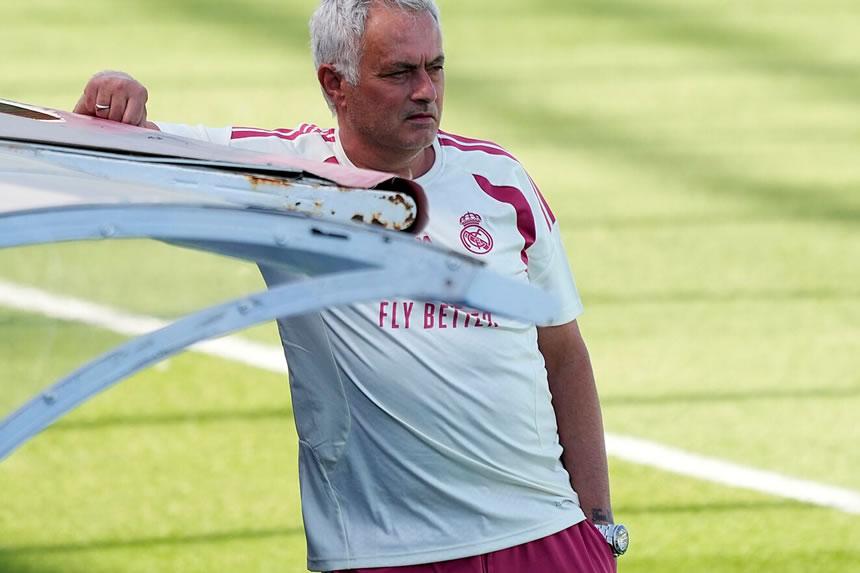 Mourinho aweka hadharani kikosi kitakachocheza leo