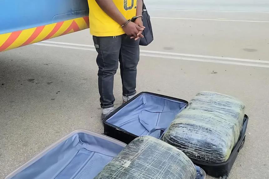 Mwanafunzi wa Chuo mbaroni akituhumiwa kusafirisha bangi