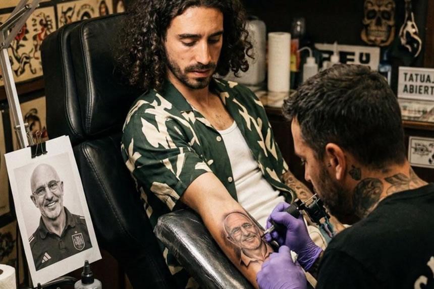 Marc Cucurella kuchora Tattoo yenye sura ya kocha Luis De La Fuente