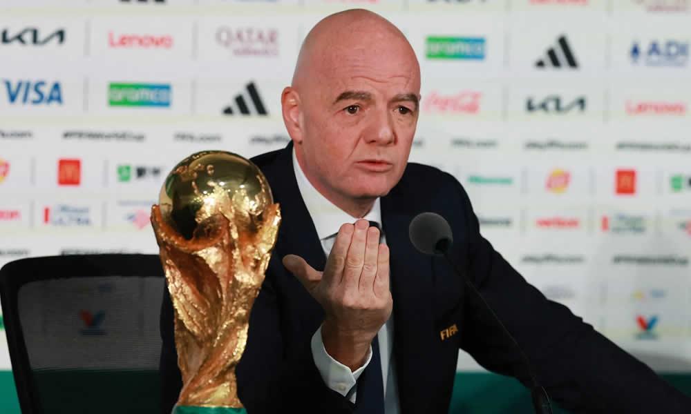 Rais wa FIFA akoshwa na uwezo wa wachezaji kutupia magoli.