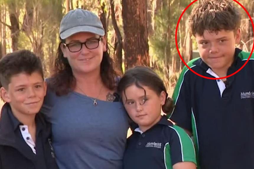 Dogo aogelea masaa 4 baharini kwenda kuikoa familia yake