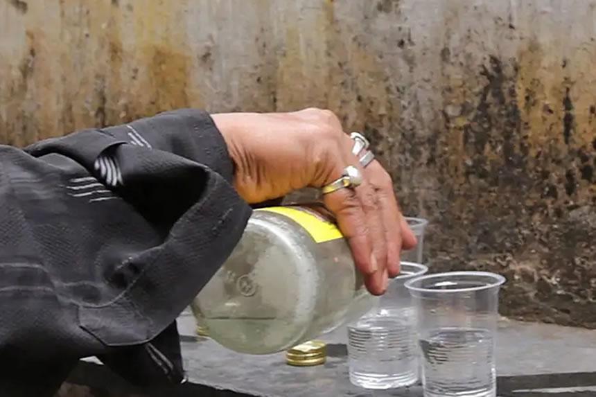 Zaidi ya viwanda 100 vya pombe vyafungwa kulinda afya za wananchi