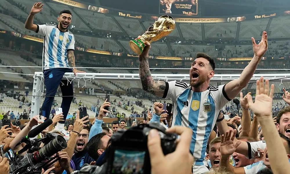 Dakika 10 za kila mechi Argentina kusimama kumpa heshima Messi.