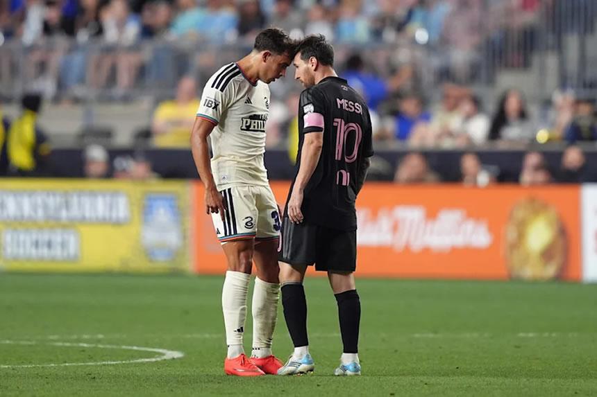 Messi alambwa faini kwa kumpiga Sullivan kibao cha kisogo
