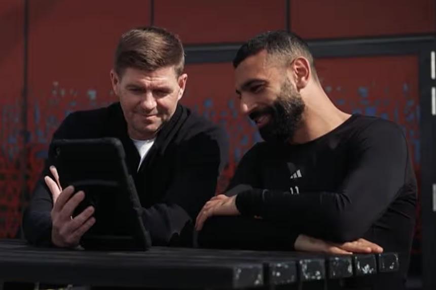 Steven Gerrard alinizuia kuondoka Liverpool - Mo Salah