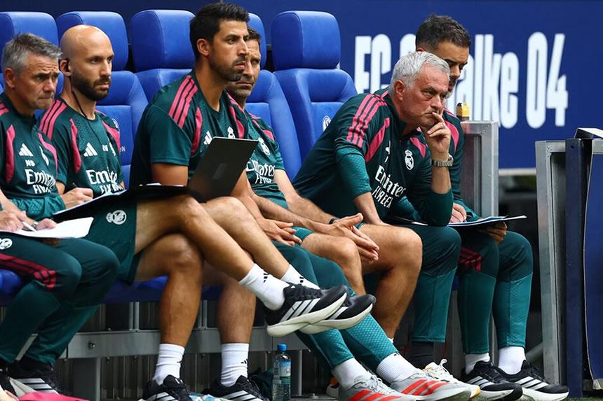 MOURINHO ALIPUKA: "Ukizingua, hutakaa hata benchi, utabaki nyumbani"
