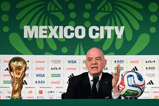 Rais wa FIFA ajing'atang'ata sakata la mwamuzi wa Somalia