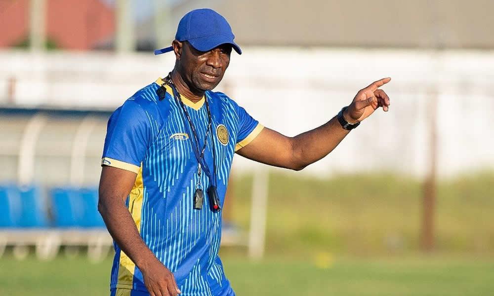 Kocha wa Azam Fc awatisha Yanga kuelekea mchezo wa kesho.